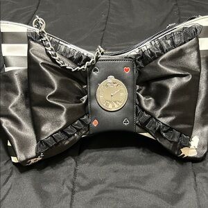 Disney  Alice in Wonderland Black  Bow Clutch